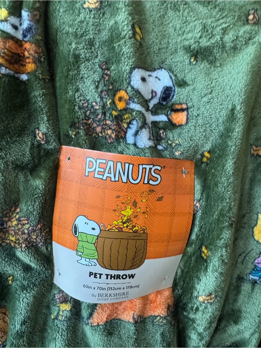 Berkshire Fall Halloween Thanksgiving Peanuts Throw Blanket Images of Snoopy